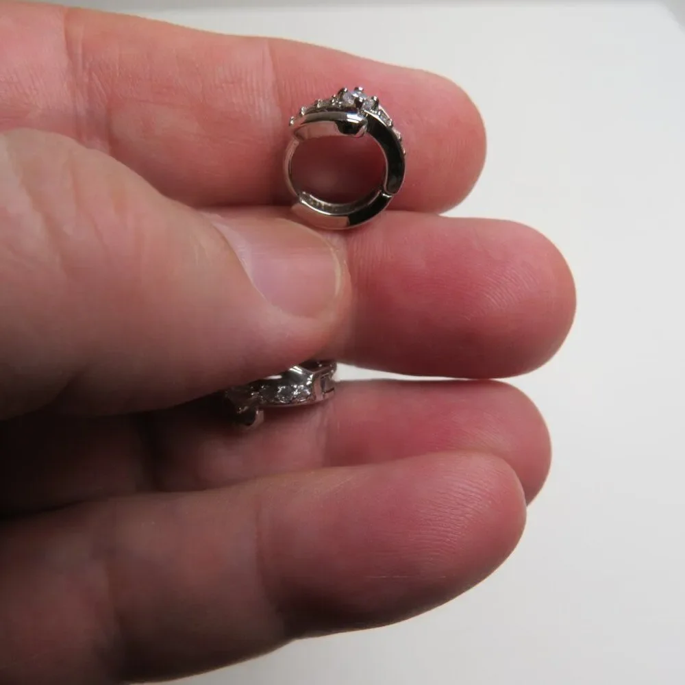 Unbranded sterling silver